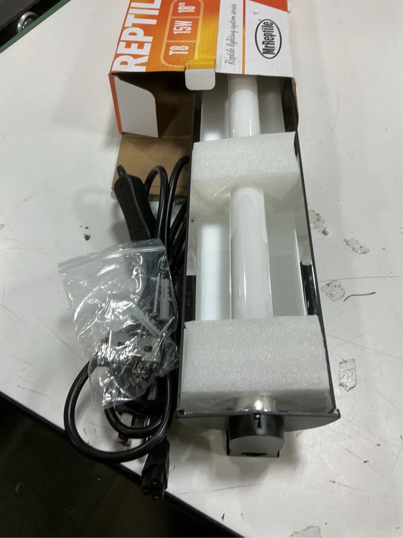 Condition photo showing Good Condition for T8 UVB Reptile Light Kit, 15W UVB Light Fixture and 10.0 UVB Lamp Bulb Kit, for Desert-Dwelling Reptiles, Bearded Dragon UVB Light 18 inches 15W UVB10.0 T8 KIT