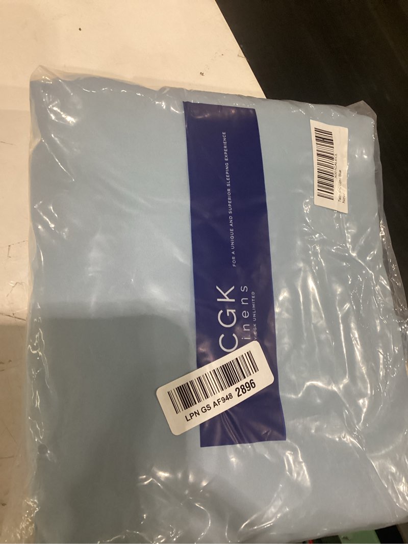 Condition photo showing Good Condition for twin size 3 piece sheet set - comfy breathable & cooling sheets - hotel luxury bed sheets for women and men - deep pockets, easy-fit, soft and wrinkle free sheets - light blue oeko-tex bed sheet set 21 - baby blue twin