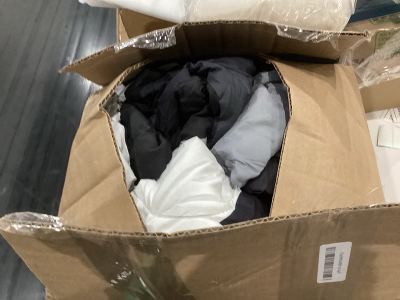 Condition photo showing Good Condition for jejeloiu Ice Hockey Comforter Set for Kids Boys Girls Twin Size Ice Hockey City Bedding Set Ultra Soft Modern Duvet Quilt Helmet Black Gray Gradient Quilt Set Room Decor Sports Lovers Comforter Black Gray Twin