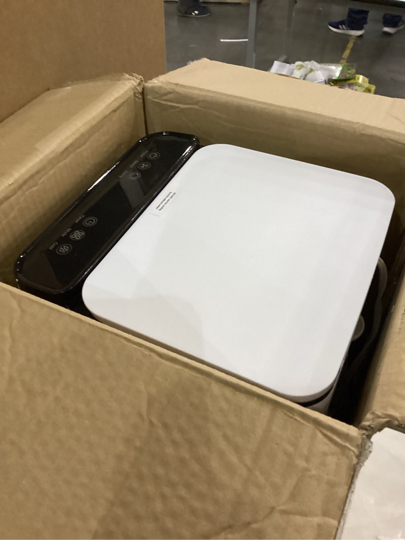 Evaporative air cooler