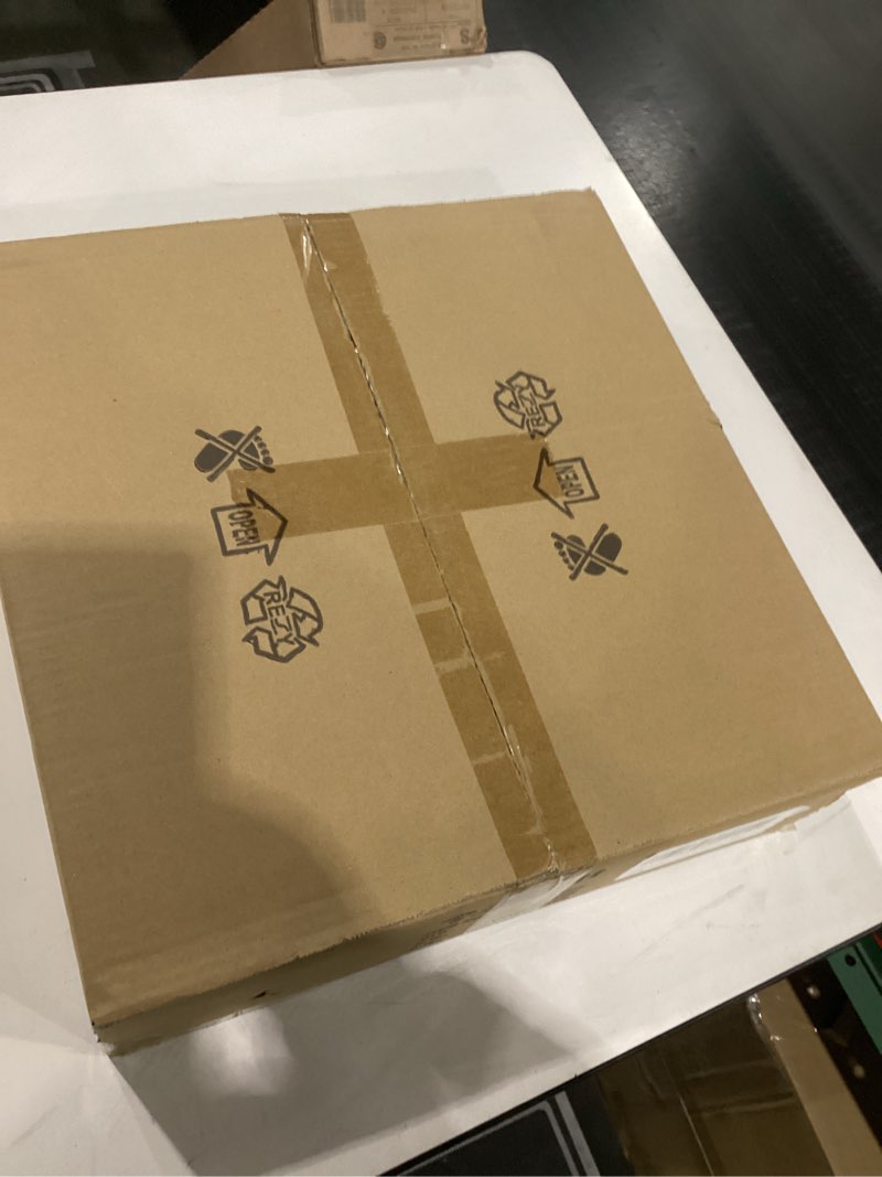 Condition photo showing New/Like New for Vinilky Farmhouse Pendant Lights, 4-Light Vintage Wooden Lantern Ceiling Light E26 Base Rustic Metal Hanging Light Fixture for Kitchen Island, Bedroom, Dining Room, Foyer, Hallway, Entryway