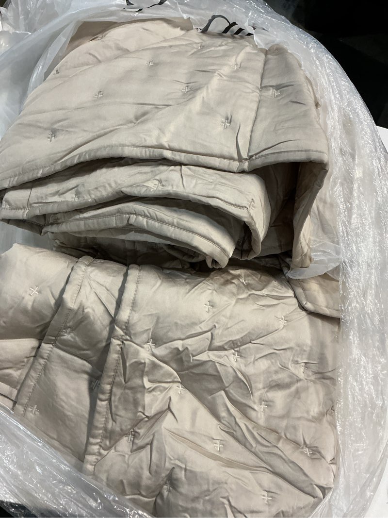 Condition photo showing As Is for quince bamboo dream quilt, full/queen, sand
