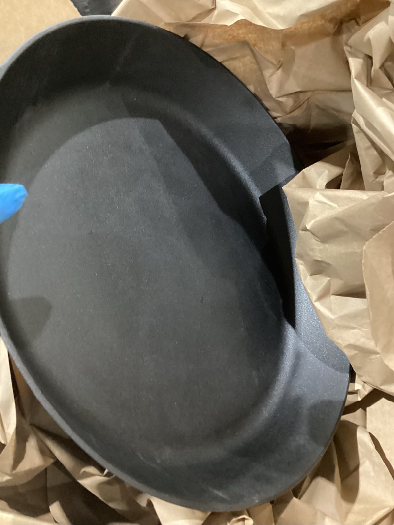 Condition photo showing Good Condition for pre-seasoned large cast iron skillet 17 inch, dual handle outdoor camping frying pan, pizza pan, use for grill, stovetop, induction, oven safe cookware