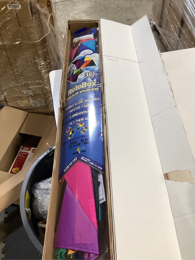 Condition photo showing Good Condition for supersize 3d revolution kites & box kite rotobox