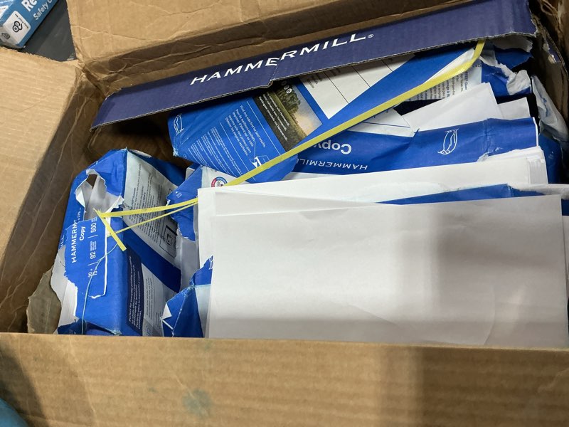 Condition photo showing As Is for hammermill printer paper, 20 lb copy paper, 8.5 x 11 - 8 ream (4,000 sheets) - 92 bright, made in the usa 8 ream | 8.5x11 | 4000 sheets letter (8.5 x 11)