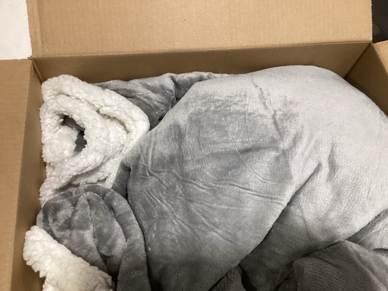 bedsure wearable blanket hoodie, long hooded blanket sweatshirt as christmas birthday gifts for men, cozy sherpa hoodie for adult, oversize, grey oversize solid grey