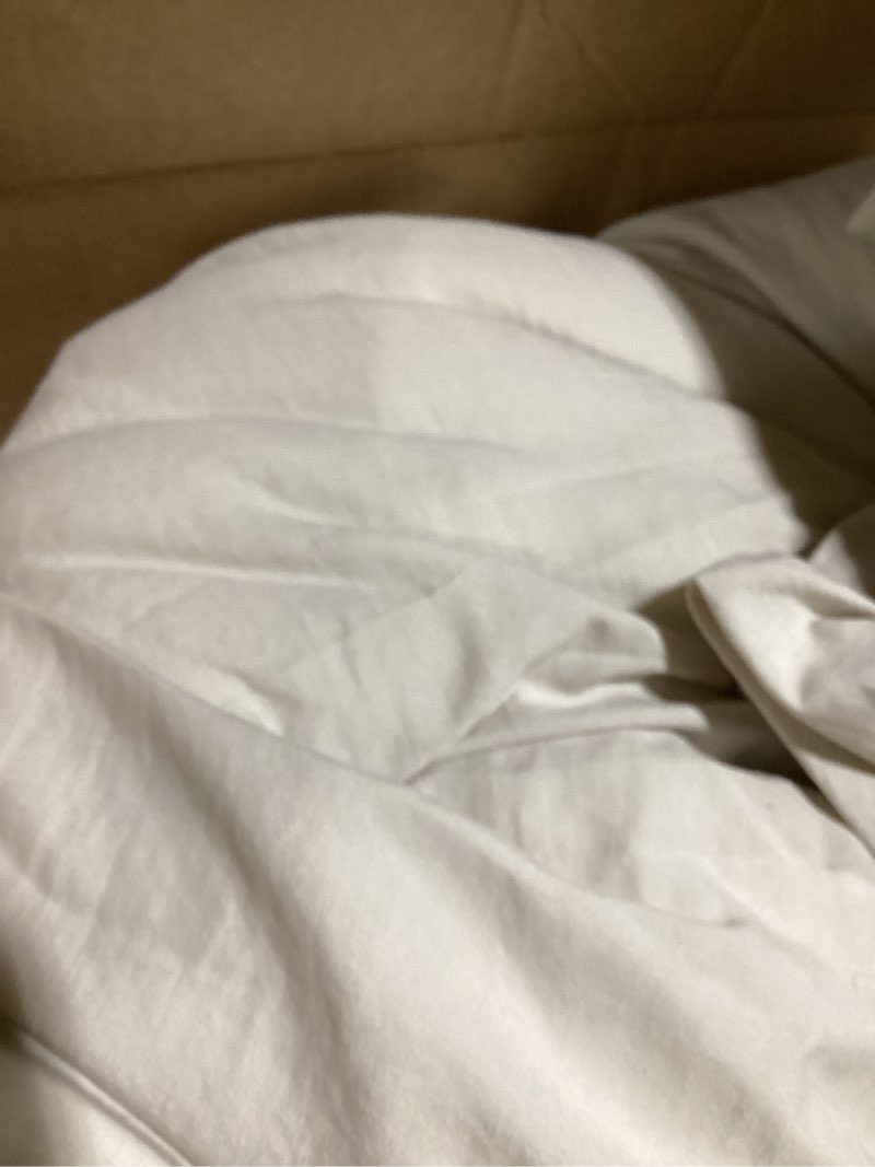 Condition photo showing Good Condition for (similar to) bedsure queen comforter set, beige soft prewashed bedding for all seasons, 3 pieces gentlesoft™ bed set, 1 lightweight comforter (90\"x90\") and 2 pillowcases (20\"x26\") queen(90\"x90\") 01 - beige