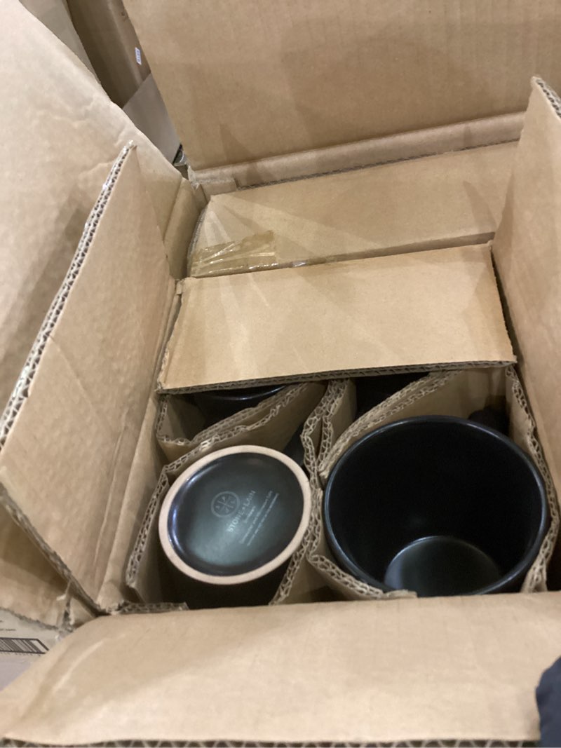 Condition photo showing Good Condition for Stone Lain Celina Stoneware 16 Piece Dinnerware Set, Plates and Bowls, Black Matte Dish, Service for 4 – Minimalist Round Style, Microwave & Dishwasher Safe Dinnerware Set Service For 4 Matte Black
