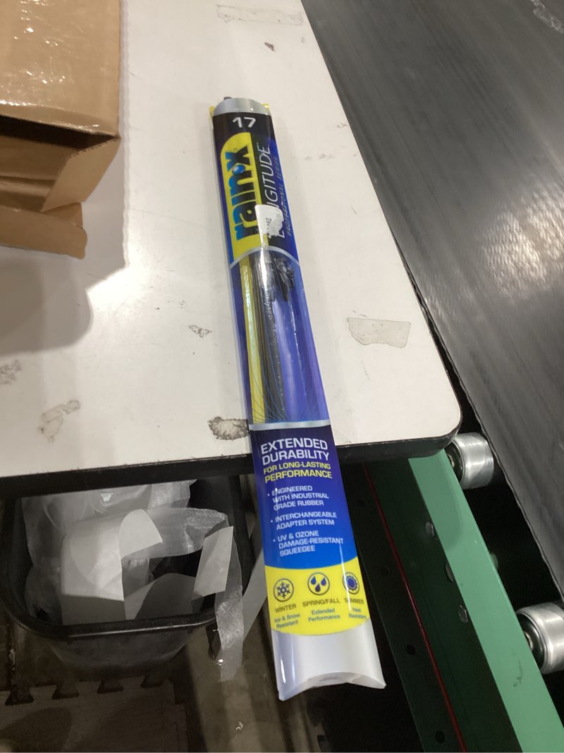 Condition photo showing Good Condition for rain-x longitude wiper blade 17"