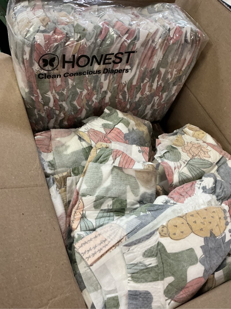 Condition photo showing Good Condition for the honest company comfort dry disposable daytime diapers for sensitive skin, hypoallergenic, fragrance-free, donut grow up + cactus cuties, super club box, size 4 (22-37 lbs), 104 count size 4 (104 count) donut grow up + cactus cuties