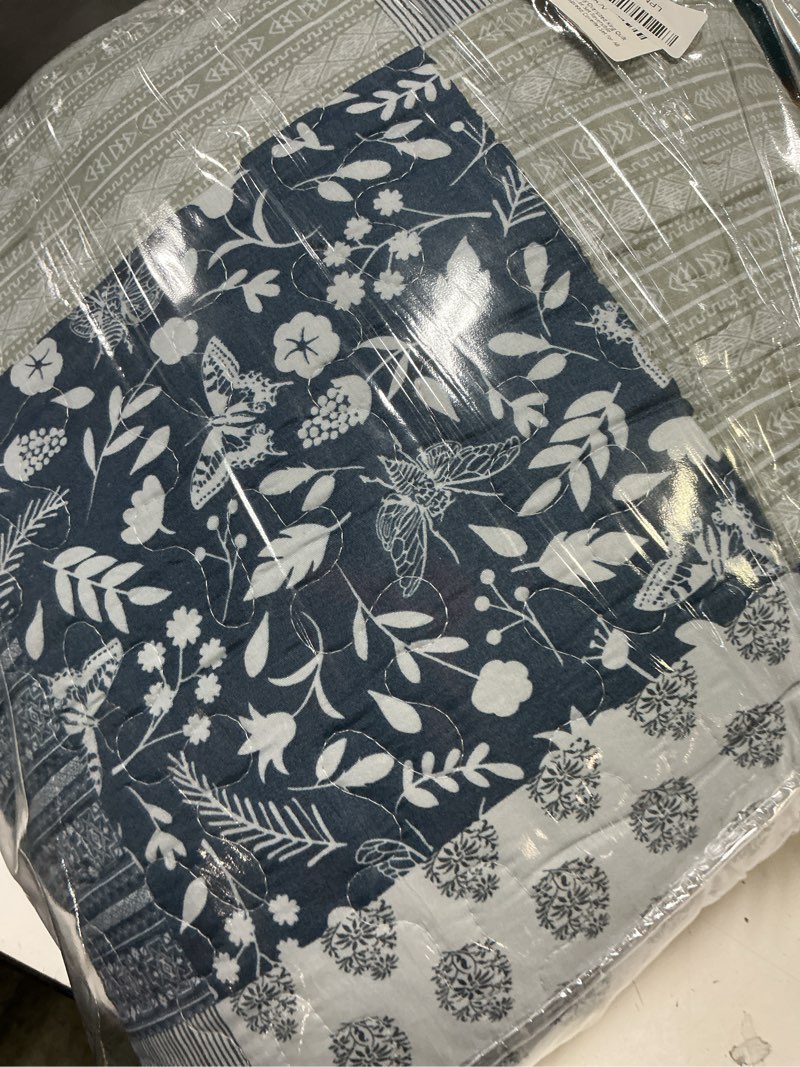 Condition photo showing New/Like New for cozyholy navy blue gray oversized king quilt set 128x120, 3 piece quilted bedspread set patchwork plaid bedding comforter set reversible lightweight microfiber bed spread coverlet set for all seasons