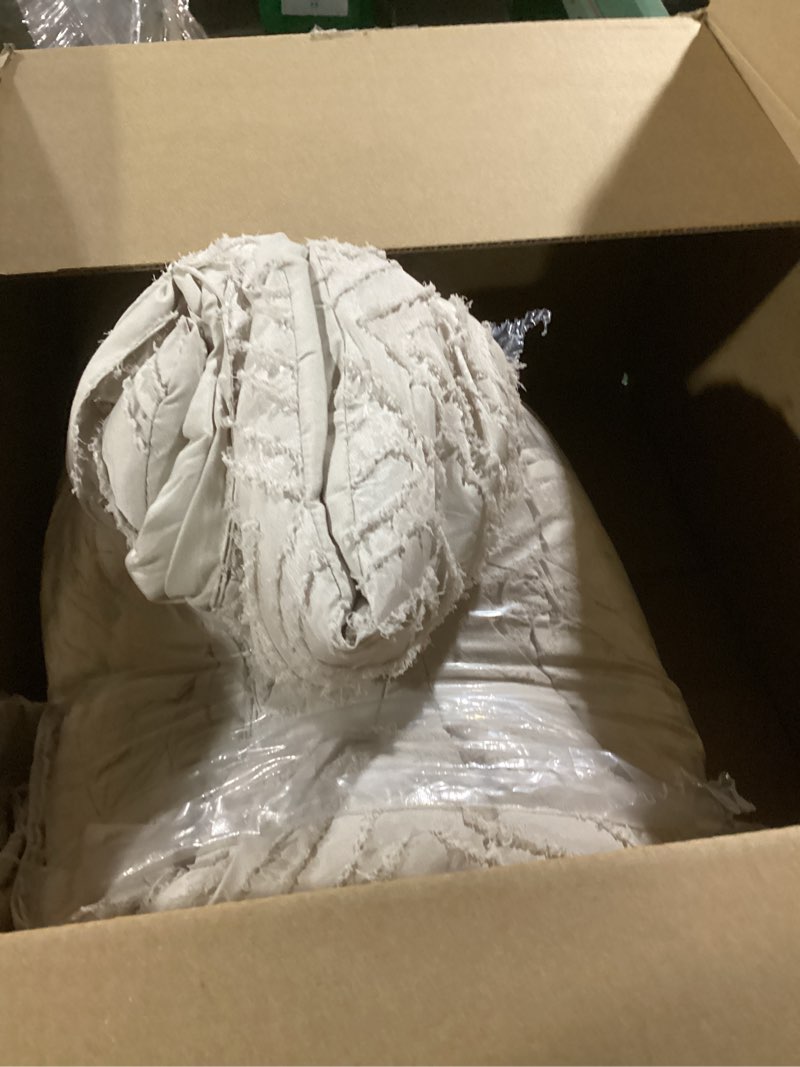 Condition photo showing Good Condition for Andency Beige California King Comforter Set, 3 Pieces Cream Boho Tufted Cal King Bedding Set & Collections, Soft Lightweight Down Alternative Bed Set (104x96In, 2 Pillowcases) 01 - Beige California King (104"x96")