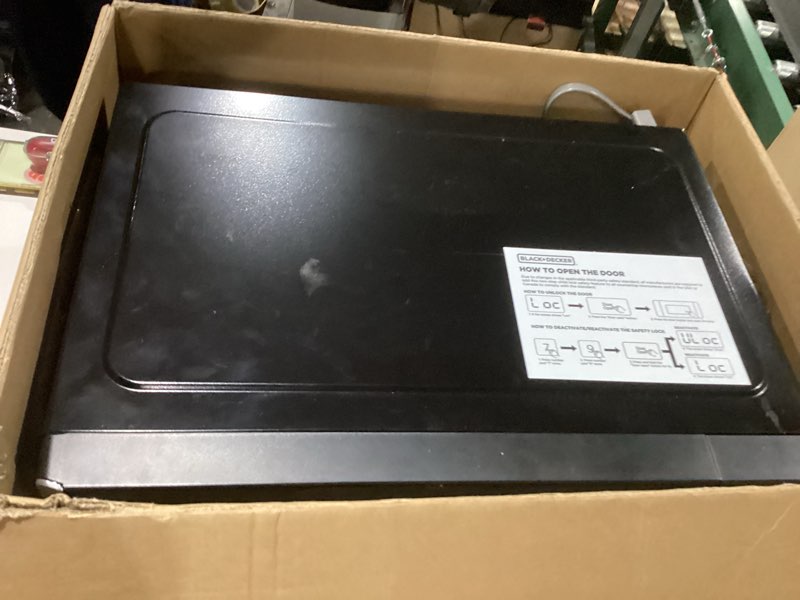 Condition photo showing Good Condition for black+decker digital microwave oven with turntable push-button door, child safety lock, stainless steel, 0.9 cu ft 0.9 cu.ft