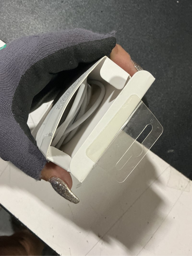 Condition photo showing Good Condition for apple usb-c to lightning cable (1 m): fast and convenient charging, lightning to usb-c or thunderbolt 3 1m