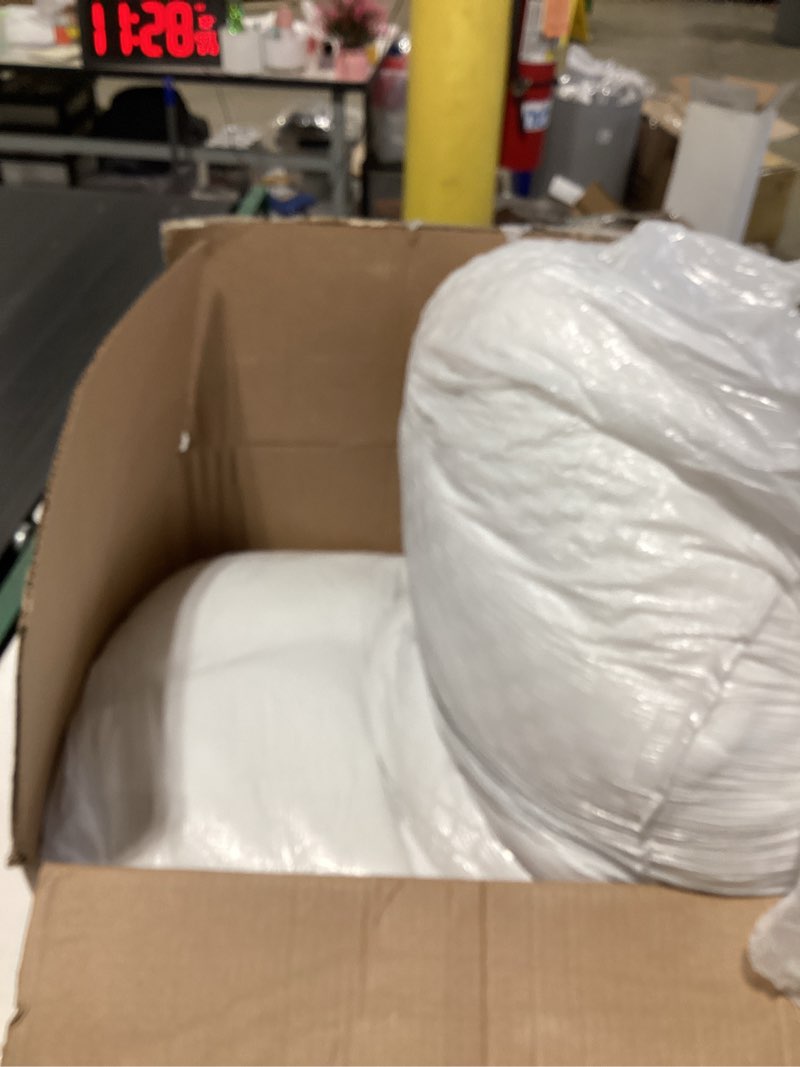 Condition photo showing Good Condition for Amazon Basics White Down Alternative Comforter and Duvet Insert with Corner Tabs, Machine Washable, Twin, All-Season Twin All-Season