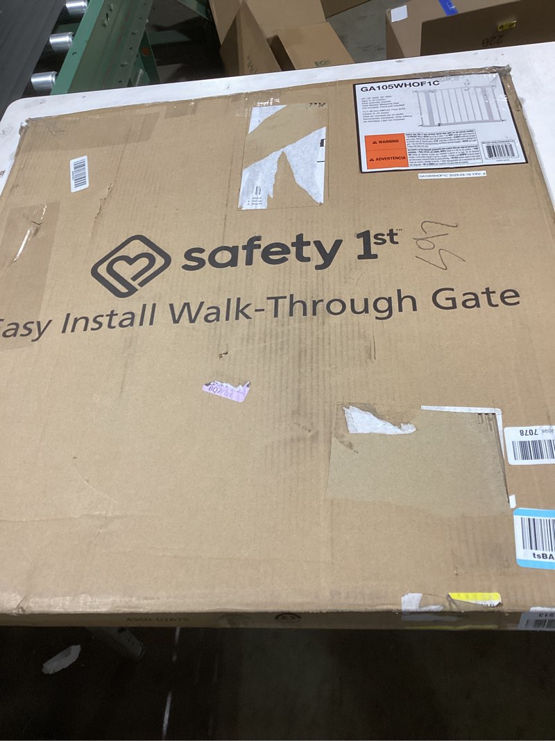 Condition photo showing New/Like New for Safety 1st Easy Install Walk Thru Baby Gate for Doorway With Door, Dog Gates, Fits 29"-38", Easy Install 28" Tall, White 1-Pack 29" to 38" Wide x 28" Tall White