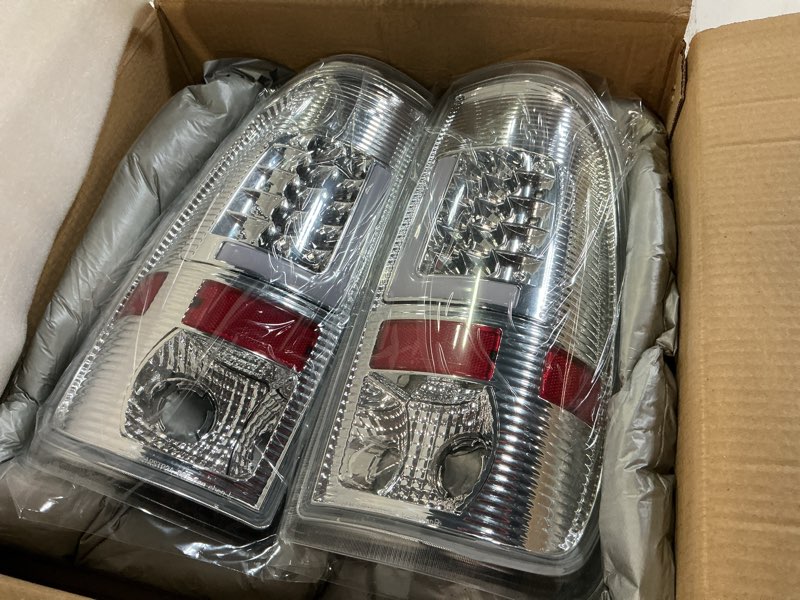 Condition photo showing New/Like New for dna motoring tl-f15097-led-3d-ch-cl led 3d tail light assembly driver & passenger side [compatible with 99-07 ford f250 f350 f450 f550 / 97-03 f150 ]