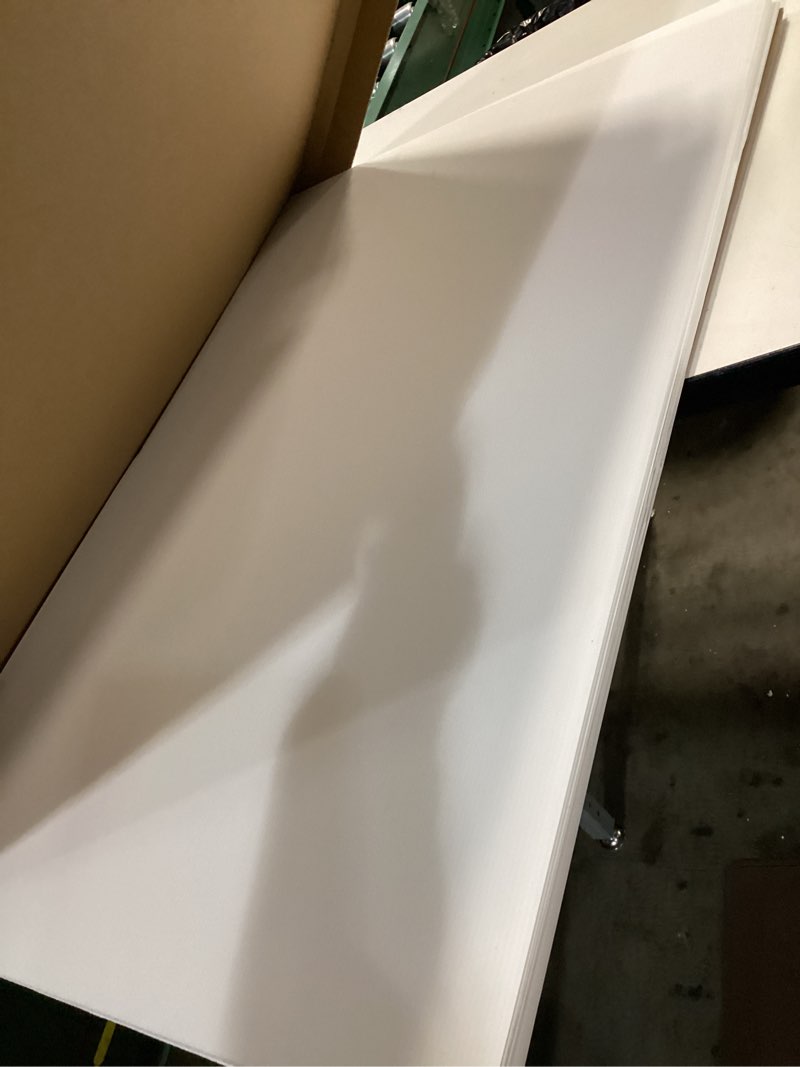 Condition photo showing Good Condition for Falling in Art 24x36 Corrugated Plastic Board, 3 Pack Coroplast Plastic Sheet, 3/16 Inch Thick White Double-Sided Blank Poster Board for Indoor and Outdoor Use White 24*36