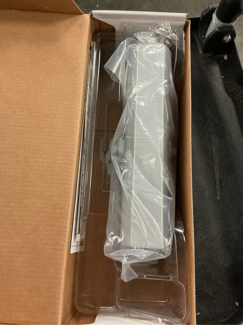 Condition photo showing Good Condition for medium-duty aluminum commercial door closer