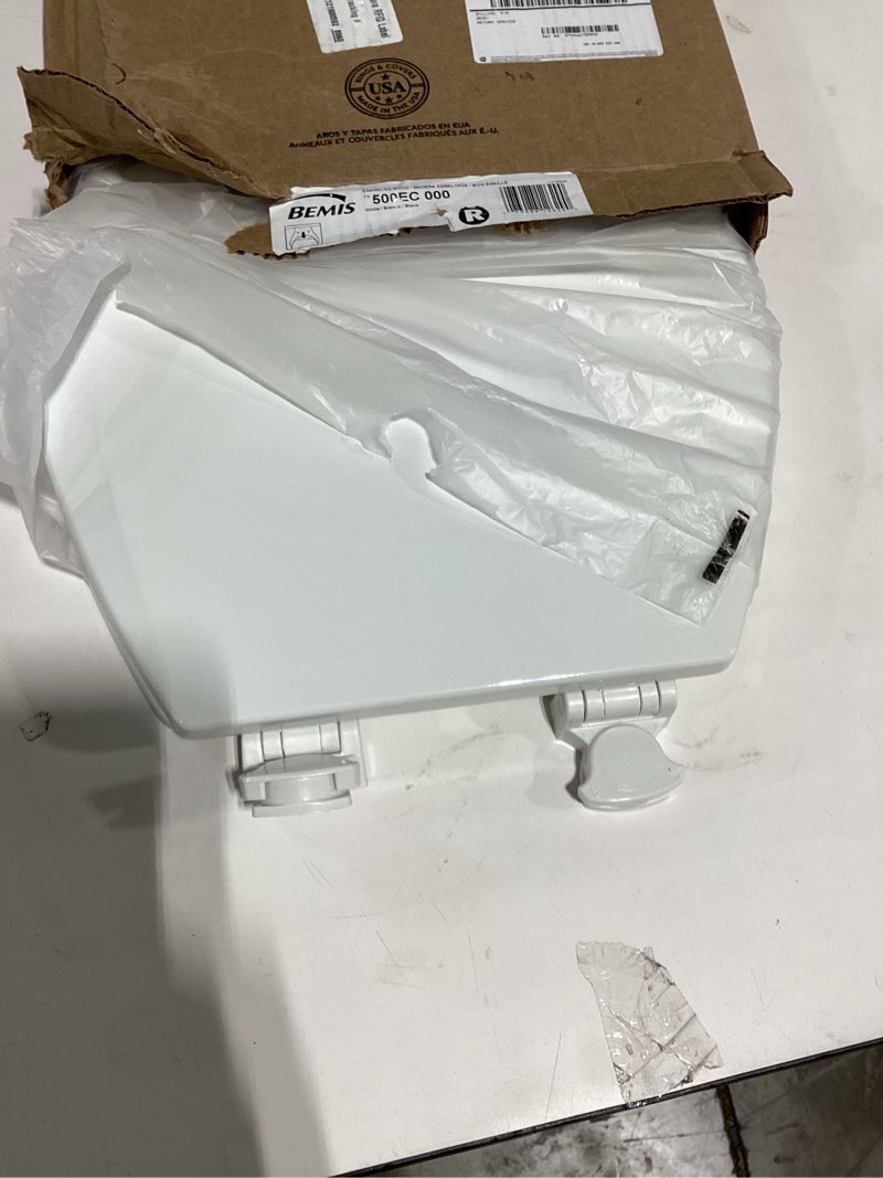 Condition photo showing Good Condition for bemis 500ec durable wood toilet seat with easy clean hinges, made in usa, round, white 1 seat round
