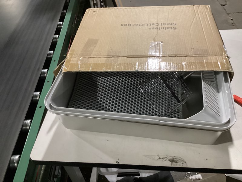 Condition photo showing Good Condition for Stainless Steel Litter Box | XL Enclosed Cat Litter Boxes with Lid for Big Cats | High Sided, Anti-Urine Leakage | Non-Stick Bottom & Includes Litter Mat & Metal Scoop