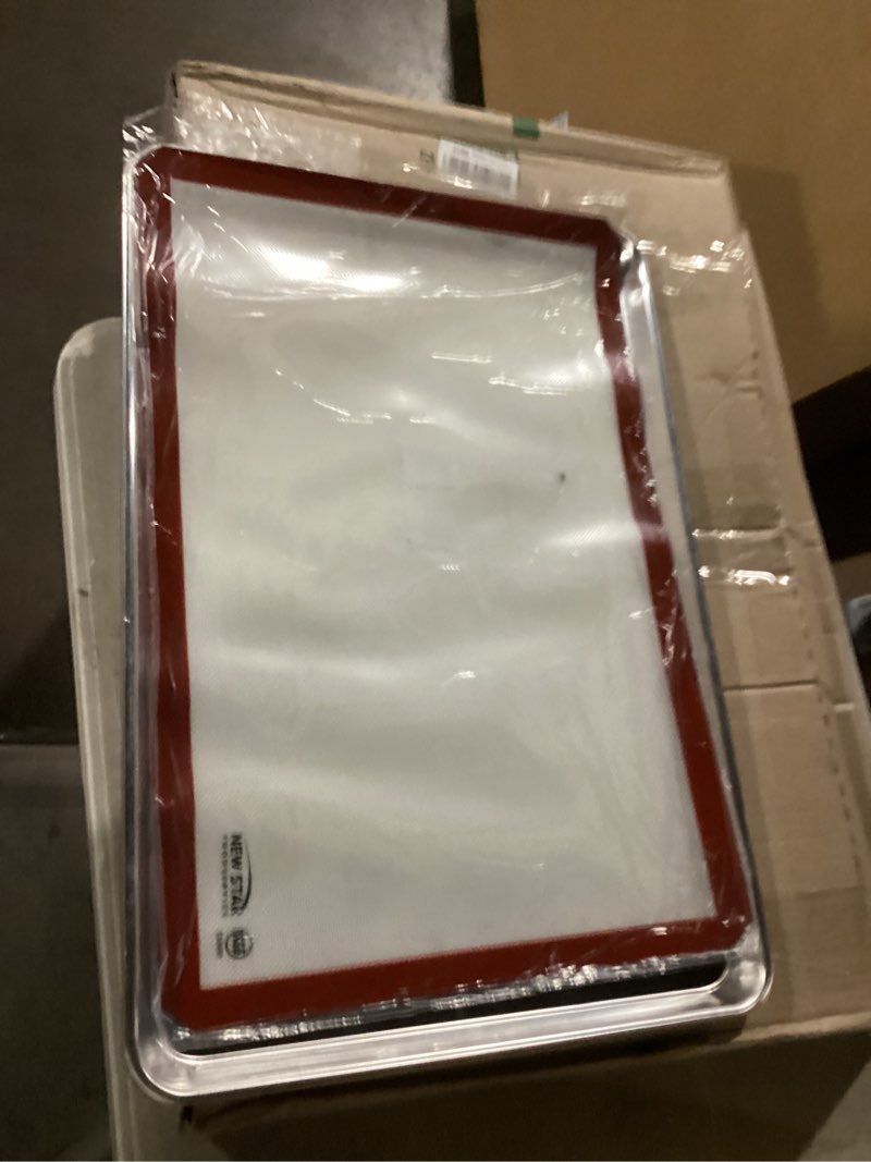 Condition photo showing Good Condition for new star foodservice 38439 commercial-grade 18-gauge aluminum sheet pan/bun pan & silicone baking mat set, 13" l x 18" w x 1" h (half size)