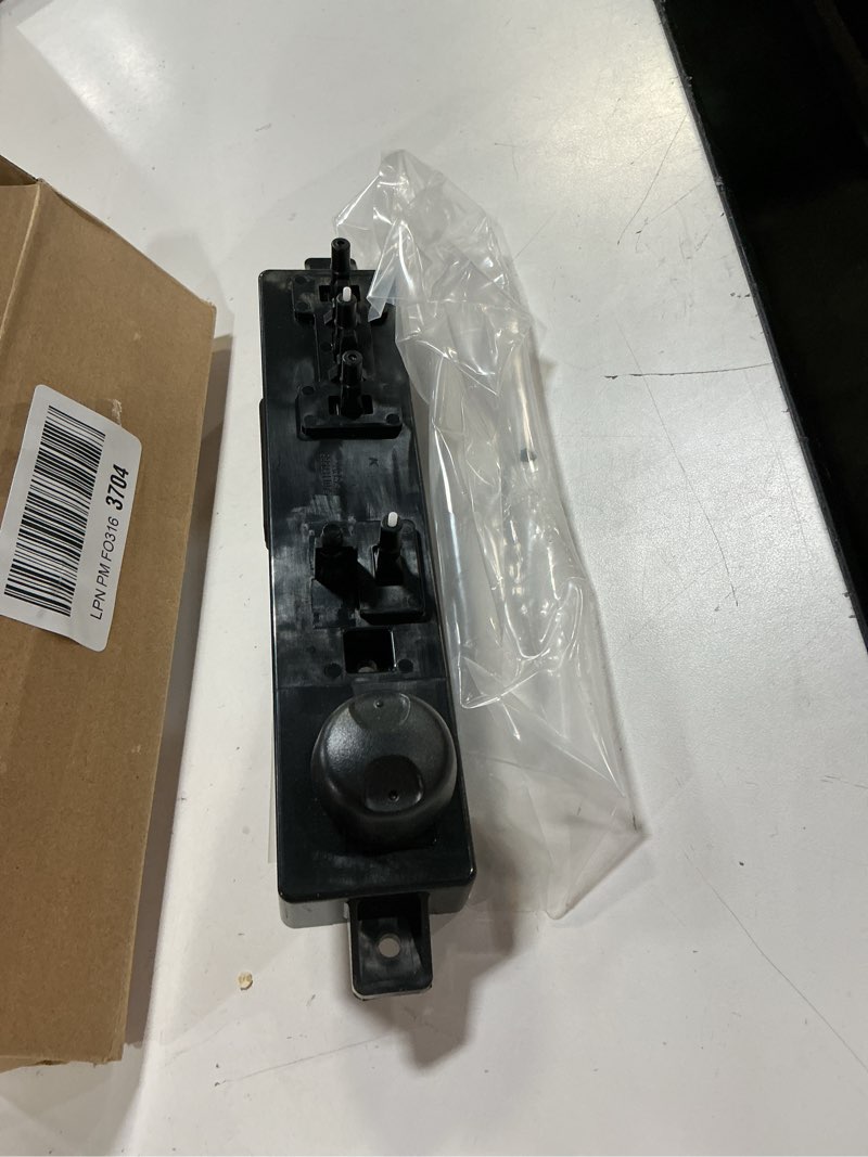 Condition photo showing New/Like New for no.88191b3000 power seat switch for kia k3 2014-2018 seat control adjustment switch front left driver side black