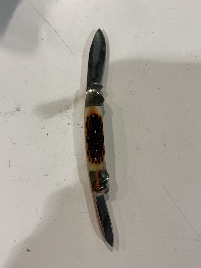 Condition photo showing As Is for buck knives 2.5  pocket knife
