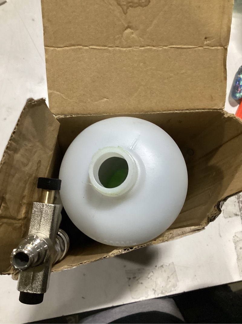 Condition photo showing Good Condition for tool daily foam cannon with dual connector accessory, 1/4 inch quick connector, 5 pressure washer nozzle tips, 1 liter