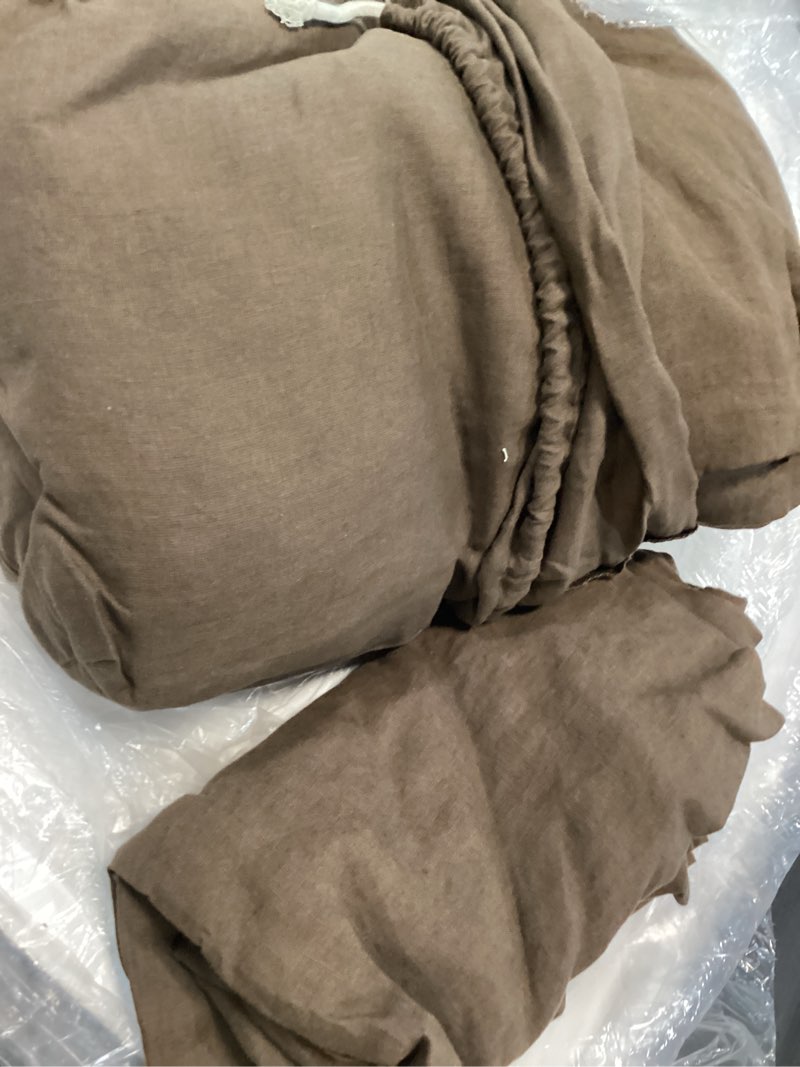 Condition photo showing Good Condition for european linen deluxe bedding bundle, king, espresso