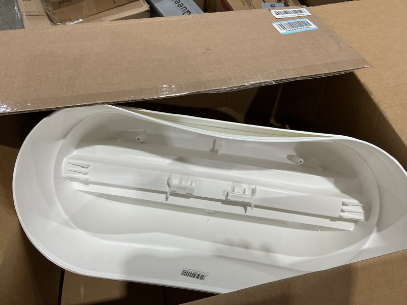 Condition photo showing Good Condition for bloomers railing planter with drainage holes – 24" – white