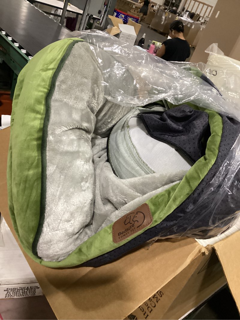 Condition photo showing New/Like New for (light green)bedsure orthopedic dog bed for large dogs - big washable dog sofa beds large, supportive foam pet couch bed with removable washable cover, waterproof lining and nonskid bottom, black