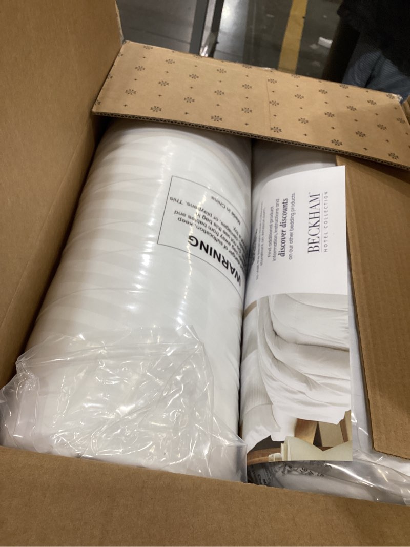 Condition photo showing New/Like New for beckham hotel collection bed pillows standard/queen size set of 2 - original soft down alternative pillow for sleeping - soft support for back, stomach or side sleepers queen / standard white