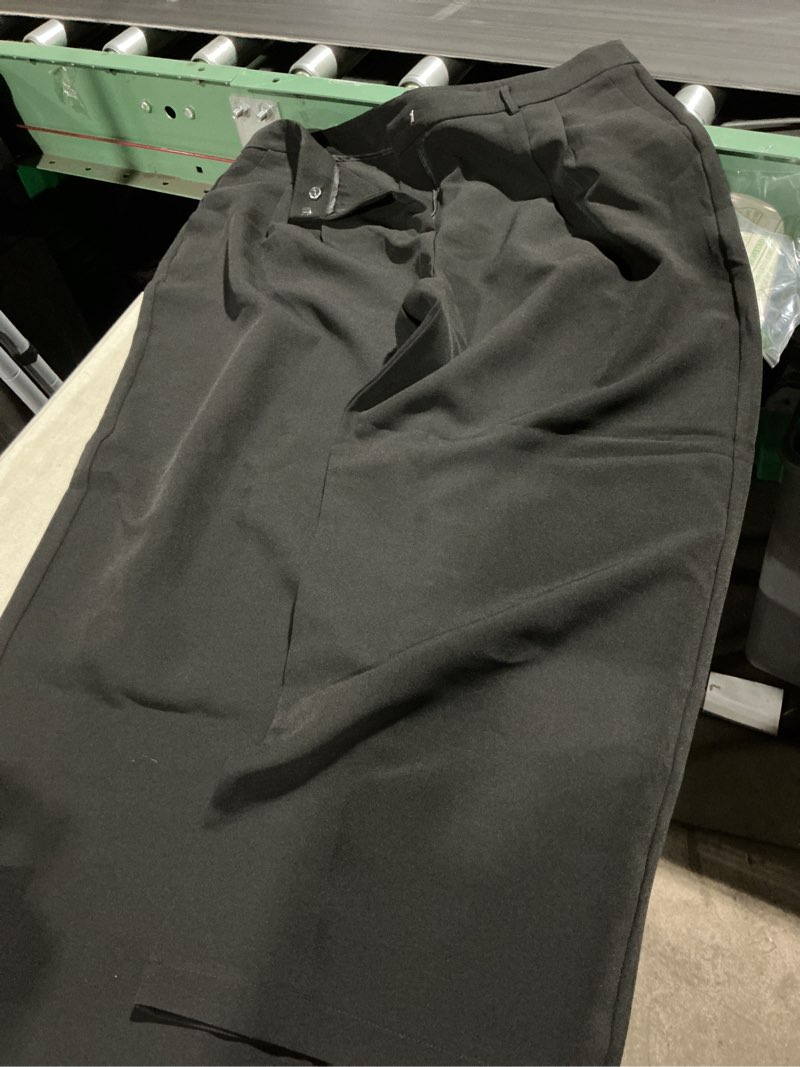 Condition photo showing Good Condition for pleated wide pants (size xl)