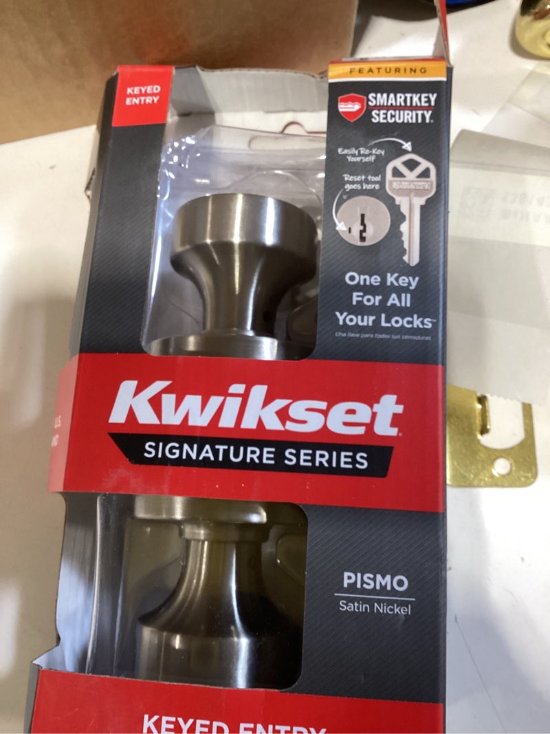 Condition photo showing Good Condition for kwikset pismo round keyed entry knob featuring smartkey security™ in sn