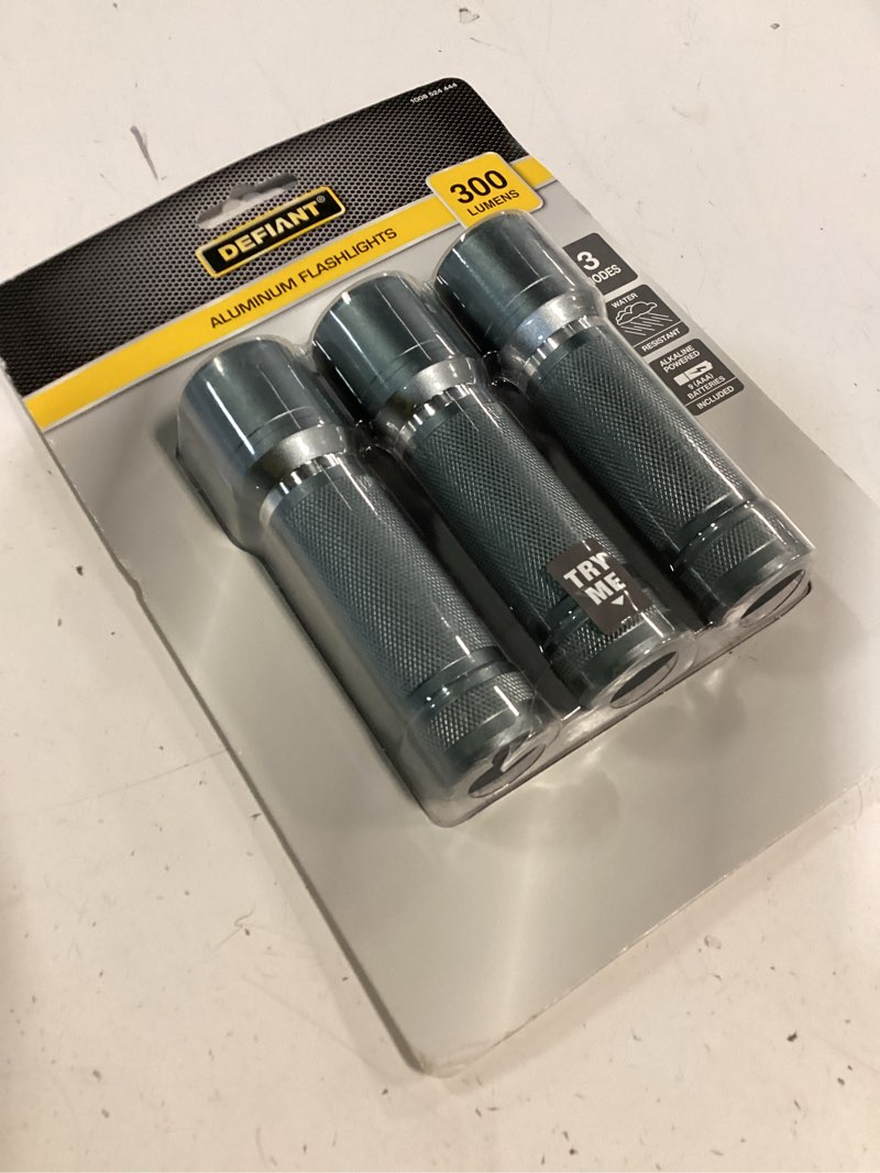 Condition photo showing New/Like New for 300 lumens aluminum flashlight (3-pack)