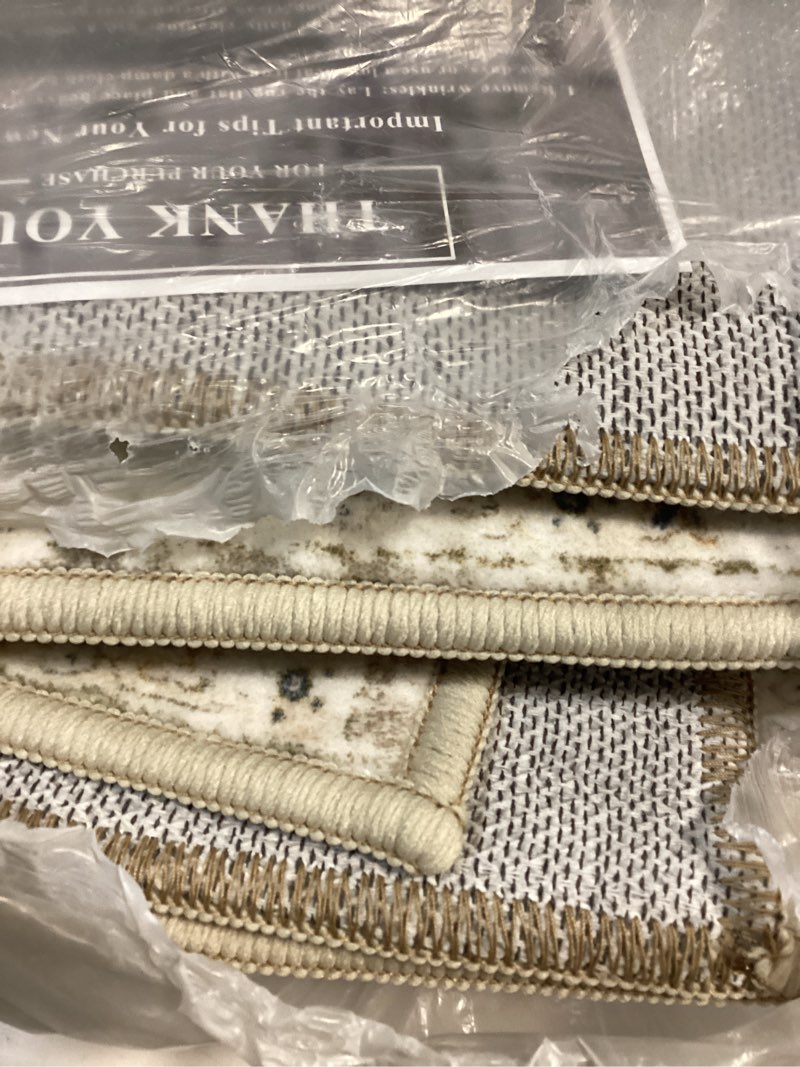 Condition photo showing Good Condition for rug
