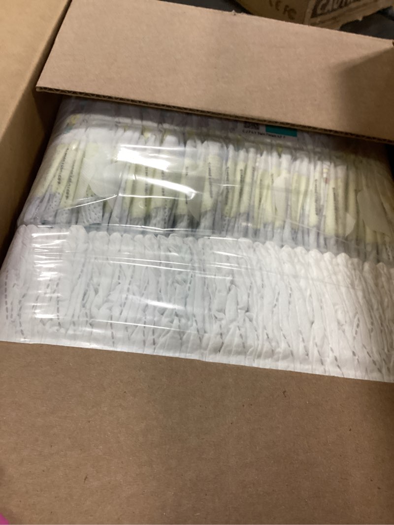 Condition photo showing New/Like New for Pampers Swaddlers Diapers, Size 5 (20-37 lbs), 132 Count, Absorbent, Keeps Baby Dry and Comfortable, Skin Safe Disposable Baby Diaper (Packaging May Vary) Size 5 132
