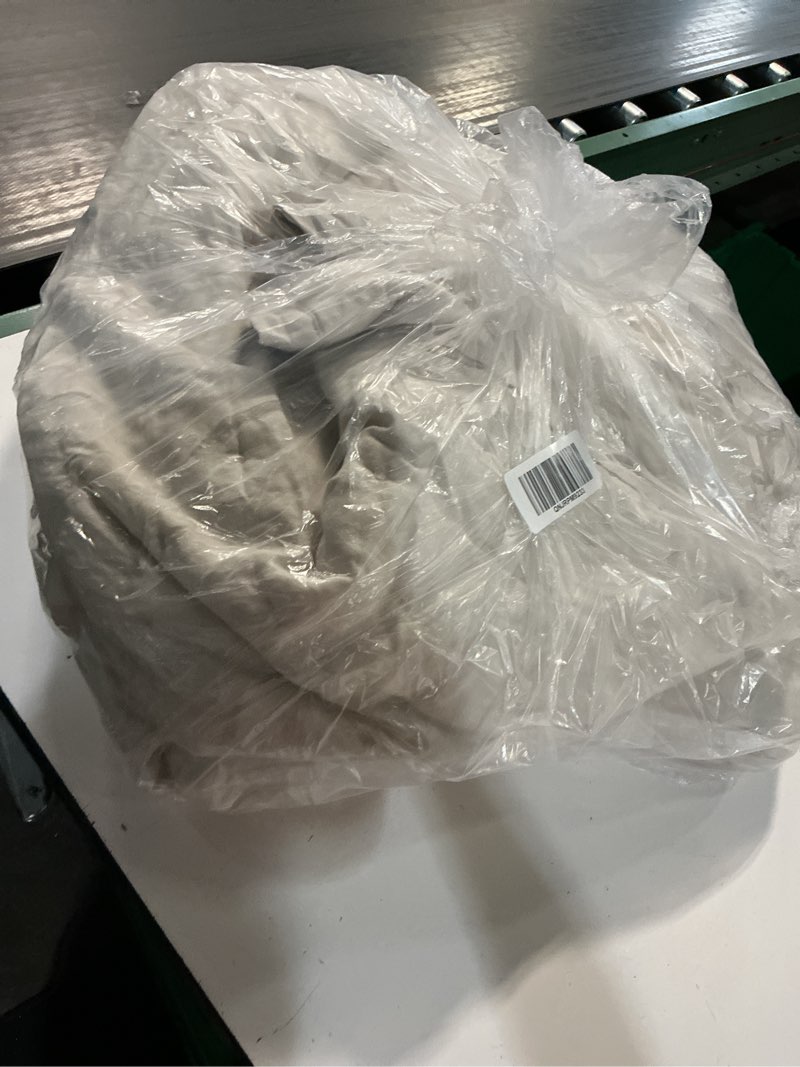Condition photo showing Good Condition for european linen dream quilt, full/queen, sand