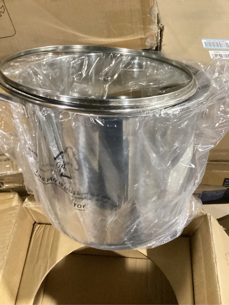 Condition photo showing Good Condition for stainless steel stockpot with tempered glass lid 16 quart, durable 18/0 stainless steel, impact-bonded base for even heating, riveted handles, oven & all stove compatible, safe up to 500°f (260°c) 16 quarts