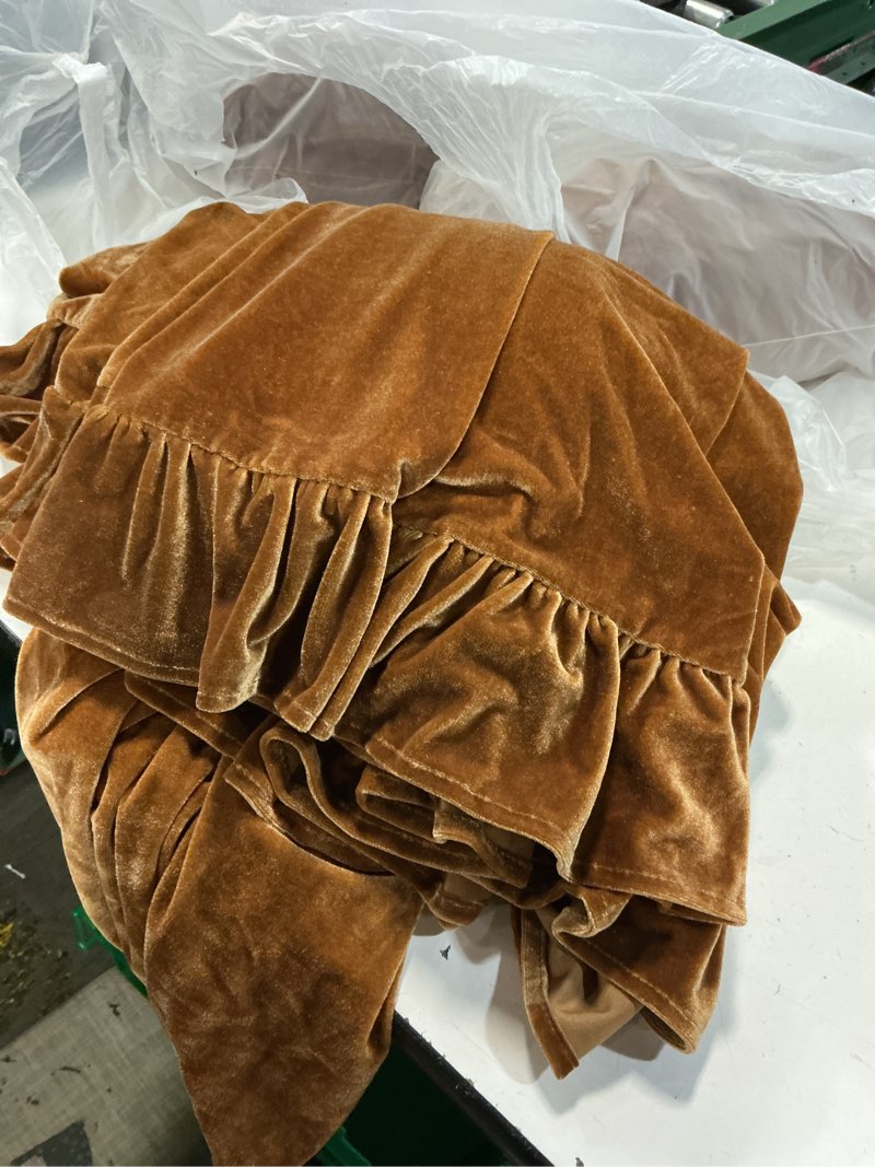 Condition photo showing Good Condition for velvet tablecloth luxurious solid round table cloth,oblong retro farmhouse ruffle tablecloths washable table cover for party wedding baby shower kitchen dinning tabletop decoration 70\" (round) golden camel ( 3 pcs