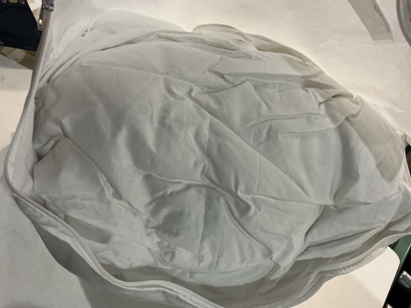 Condition photo showing Good Condition for lightweight premium down alternative comforter, full/queen, white