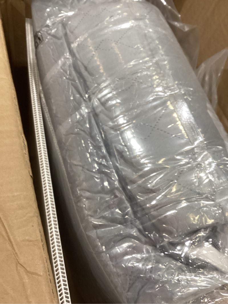 Condition photo showing Good Condition for pet car seat 