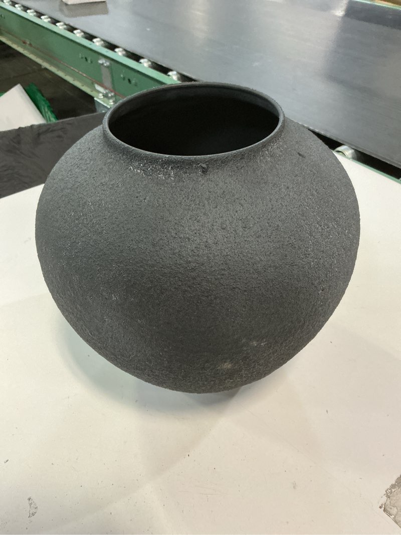 Condition photo showing Good Condition for Black Large Round Vase Pottery Look for Home Decor, Arina Black Rustic Vase Modern Farmhouse, Console Table Decor, Earthy Textured Big Black Round Vases for Centerpieces, Jarrones Grandes
