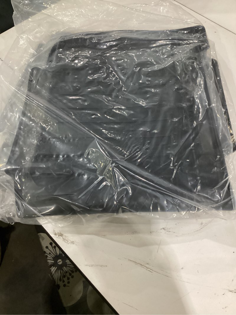 Condition photo showing Good Condition for smartliner floor mats 2nd row liner for 2002-2006 cadillac escalade esv