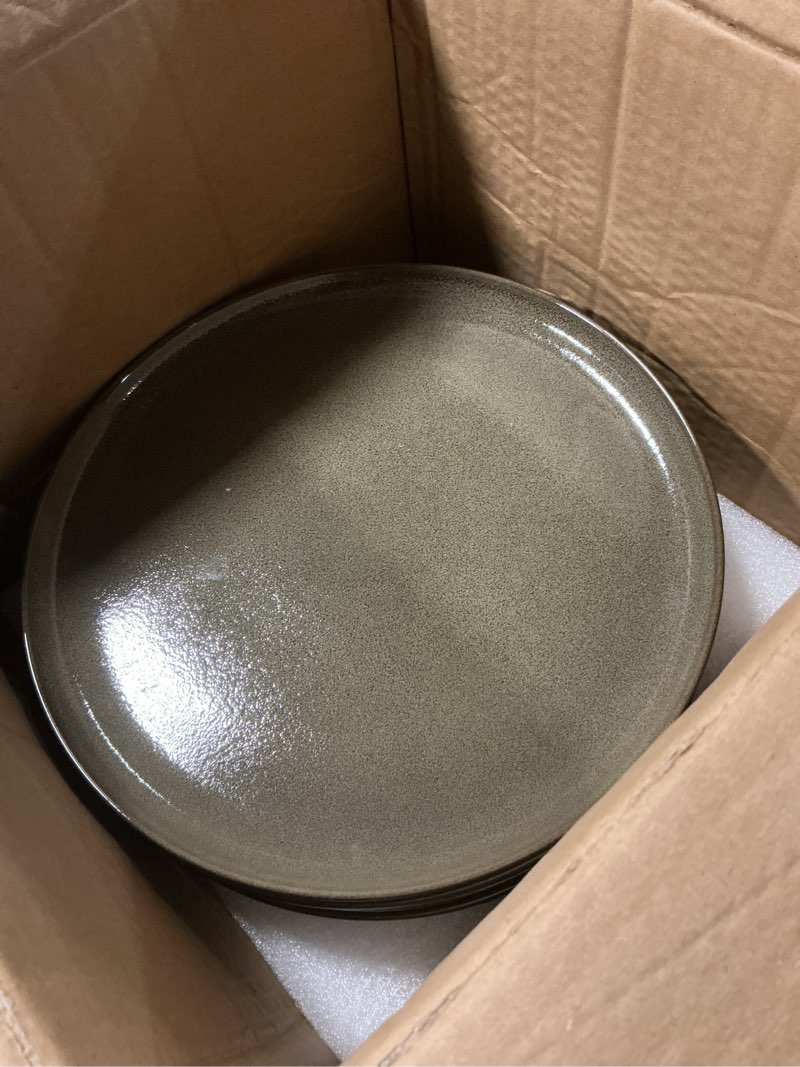 Condition photo showing Good Condition for leratio ceramic dinner plates set of 6, 10.5 inch reactive glaze porcelain plates, modern shape dinnerware dishes set for kitchen,microwave&dishwasher&oven safe, scratch resistant-chestnut 10.5 inch for 6 reactive-chestnut