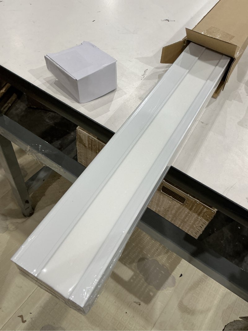 Condition photo showing Good Condition for blindsavenue cellular honeycomb cordless shade, 9/16" single cell, light filtering, white, size: 32.5" w x 72" h white 32.5"w x 72"h