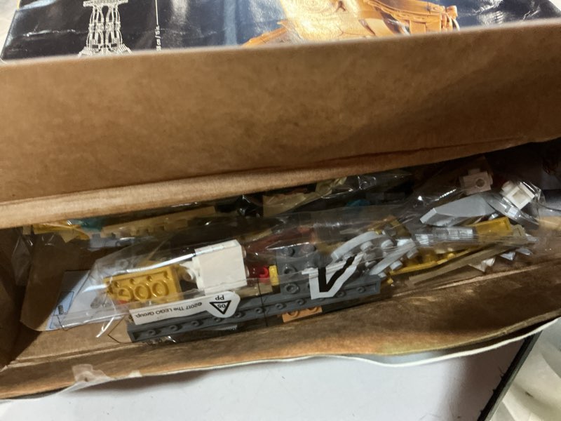 Condition photo showing New/Like New for LEGO Star Wars C-3PO Buildable Droid Figure, Build and Display Model with C-3PO Minifigure, Star Wars Collectible for Home or Office Décor, Nostalgic Gift Idea for Adults, Fans or Collectors, 75398