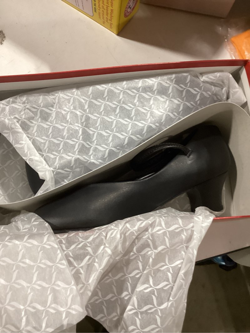 Condition photo showing New/Like New for Capezio Womens Footlight 5 Black