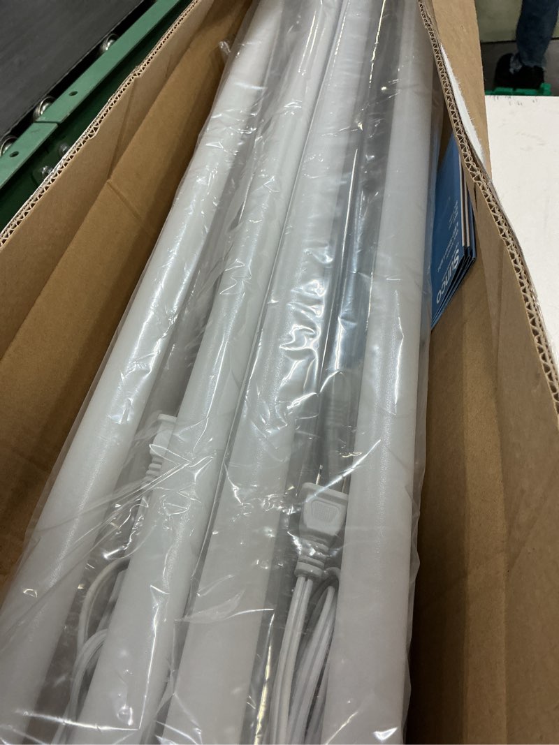 Condition photo showing Good Condition for sunco 6 pack led shop lights for workshop 4ft, linkable garage lighting, 4500 lm, 40w (150w equivalent), 6000k daylight deluxe, surface + suspension mount, 48 inch integrated fixture, white 5000.0 kelvin 1 pack of 6 6000k daylight deluxe